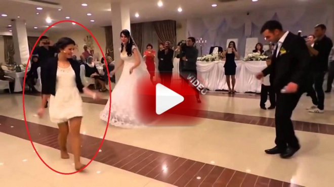 Ezt a nőt ne hívjátok meg az esküvőre! Az összes vendég elfelejtette a menyasszonyt, amikor elkezdett táncolni!